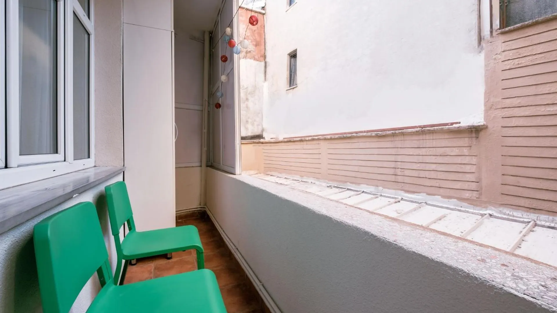Modern Spacious Flat W Balcony 5 Min To Taksim Istanbul Apartment