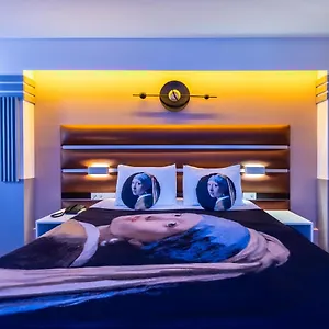 3* Hotel Gallery & Nisantasi